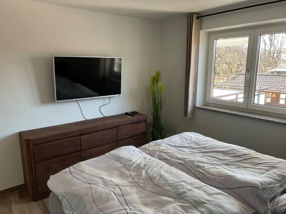 Gemuetliche Wohnung Mit Grosser Terrasse Bruckmühl エクステリア 写真