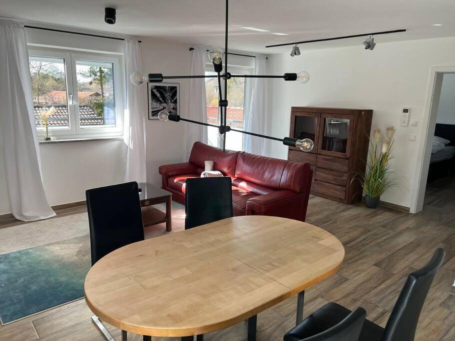 Gemuetliche Wohnung Mit Grosser Terrasse Bruckmühl エクステリア 写真